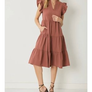 entro Cinnamon Tiered Midi Dress EUC
